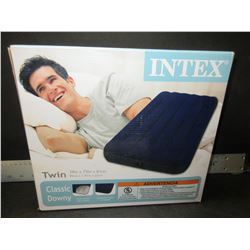 New Intex Twin classic Downey air Mattress / great floatie for the lake