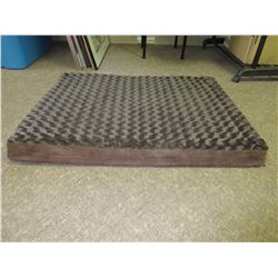 New Dog Bed / 27 x 36 / Cover has zipper for easy cleaning