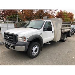 2005 FORD F450 DUMP TRUCK, WHITE, TRITON V10, GAS, AUTOMATIC, VIN#1FDXF46YX5EC95521, 370,764KMS,