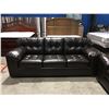 Image 2 : 2 PCE BROWN LEATHER SOFA & LOVE SEAT SET