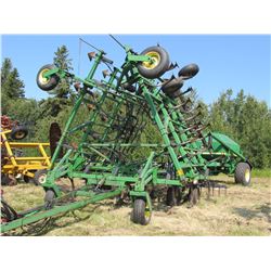 JOHN DEERE 610 - 45' SINGLE SHOOT AIR SEEDER