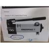 Image 2 : ENTERPAC P-142 2 SPEED HAND PUMP