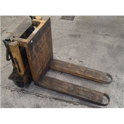 Econo-Lift, 2000lbs Capacity Tote Box Tilter, M/N: TR20