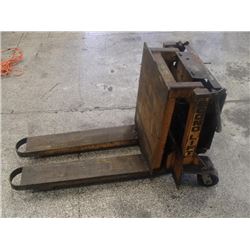 Econo-Lift, 2000lbs Capacity Tote Box Tilter, No Main Tag