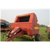 Image 2 : NEW HOLLAND 660 ROUND BALER