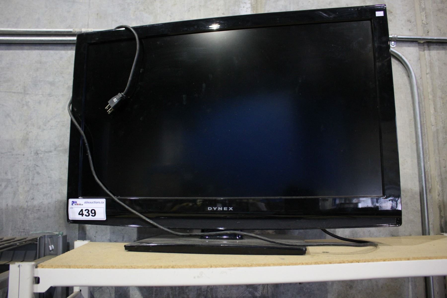 DYNEX 32" LCD TV - Able Auctions