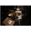 Image 2 : LARGE LOT OF ASSORTED DRUMS, SYMBOLS AND PARTS