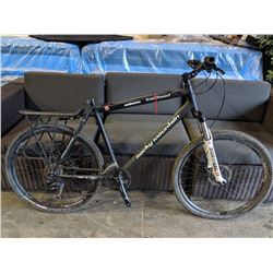 BLACK ROCKY MOUNTAIN TRAILHEAD 27-SPEED MOUNTAIN BIKE WITH DISC BRAKES - MISSING PEDALS