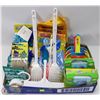 Image 1 : FLAT OF ASSORTED CLEANING SUPPLIES