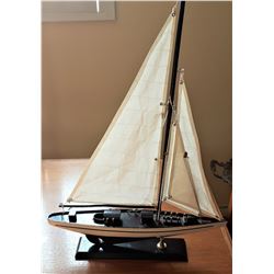 5)  SAILING SCHOONER MODEL