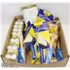 Image 1 : FLAT OF PAINTING SUPPLIES