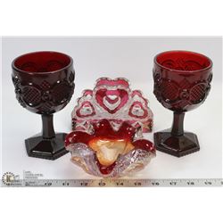 BOX OF CRANBERRY GLASS ITEMS