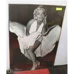 FRAMED PICTURE OF MARILYN MONROE - CRACKED GLASS