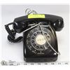 Image 1 : VINTAGE ROTARY PHONE.