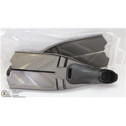 PEGASUS FLIPPERS SIZE SMALL (6-7)