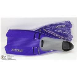 VELOX FLIPPERS SIZE LARGE (9-10)