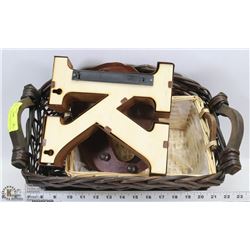 2 BASKETS WITH LETTERS "K" & "O"