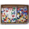 Image 1 : FLAT OF 1 BAG OF LEGO AND 1 BAG OF BUILDING