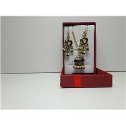 21 - GOLD TONE ENAMEL & CRYSTAL