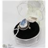 Image 1 : #18-MILKY OPAL SPARKLING GEMSTONE RING