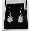 Image 1 : #20-GREEN CHALCEDONY GEMSTONE EARRINGS