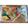 Image 1 : FLAT OF ASSORTED SCREWDRIVERS.
