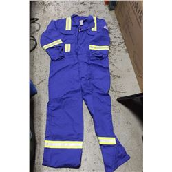 BULWARK SIZE 44 REGULAR FR COVERALLS