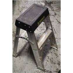 2FT ALUMINUM STEP LADDER