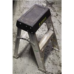 2FT ALUMINUM STEP LADDER