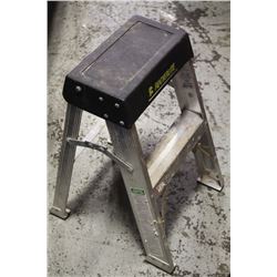 2FT ALUMINUM STEP LADDER