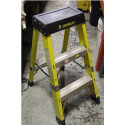 3FT FIBERGLASS STEP LADDER