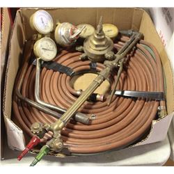 VICTOR JOURNEYMAN TORCH WITH HOSES , GAUGES AND 2