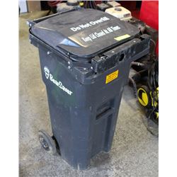 LATCHING BEAR SAVER GARBAGE BIN ON WHEELS