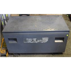 HEAVY DUTY LOCKABLE JOB BOX WITH MOUNTING BRACKETS