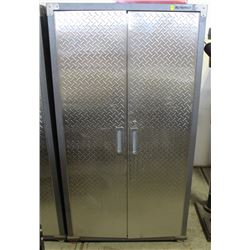 MASTERCRAFT DUAL DOOR METAL STORAGE CABINET