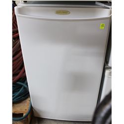 DIPLOMAT MINI FRIDGE