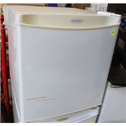 DANBY HALF SIZE MINI FRIDGE