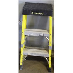 3FT FEATHER LIGHT FIBERGLASS STEP LADDER
