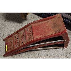PAIR OF RED CAR RAMPS