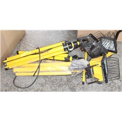 2 HALOGEN JOB SITE WORK LIGHTS