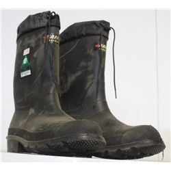 PAIR OF NEW SIZE 8 BAFFIN STEEL TOE RUBBER BOOT