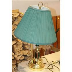 GREEN TABLE LAMP