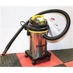 STANLEY 4HP VACUUM WITH ATTACHMENTS (WORKS).