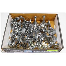 LOT OF 30 CHROME HOOKS.