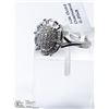 Image 2 : 27) 10KT WHITE GOLD NATURAL DIAMOND RING