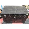 Image 1 : LARGE BLACK VINTAGE TRUNK