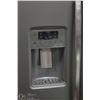 Image 2 : SLATE GREY SIDE BY SIDE REFRIGERATOR/FREEZER WITH