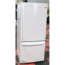 GE WHITE BOTTOM FREEZER REFRIGERATOR