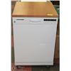 Image 1 : PORTABLE GE DISHWASHER WITH COUNTER TOP 24" WHITE