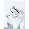 Image 2 : 39) 10KT WHITE GOLD DIAMOND RING